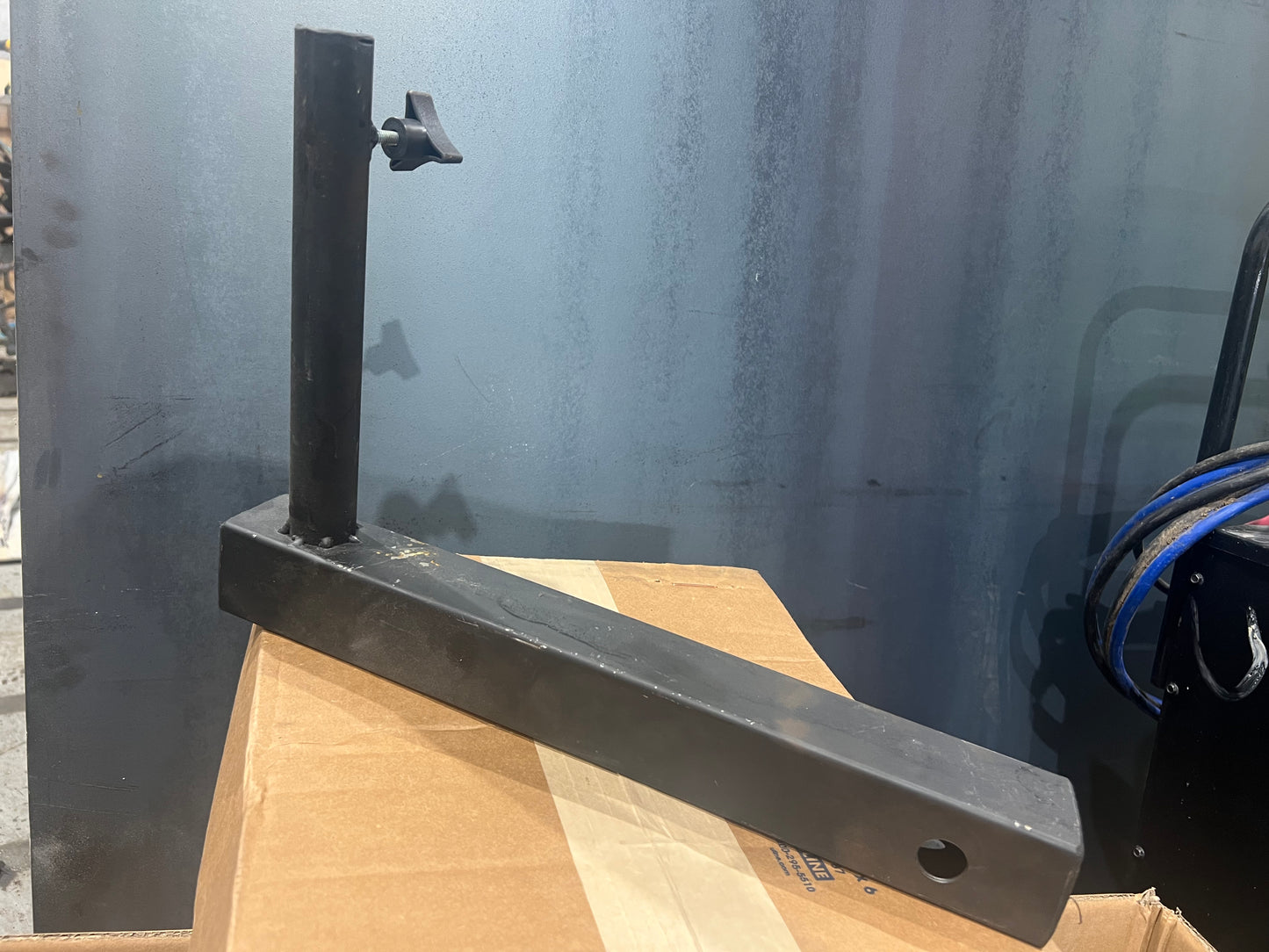 Hitch Flag Mount